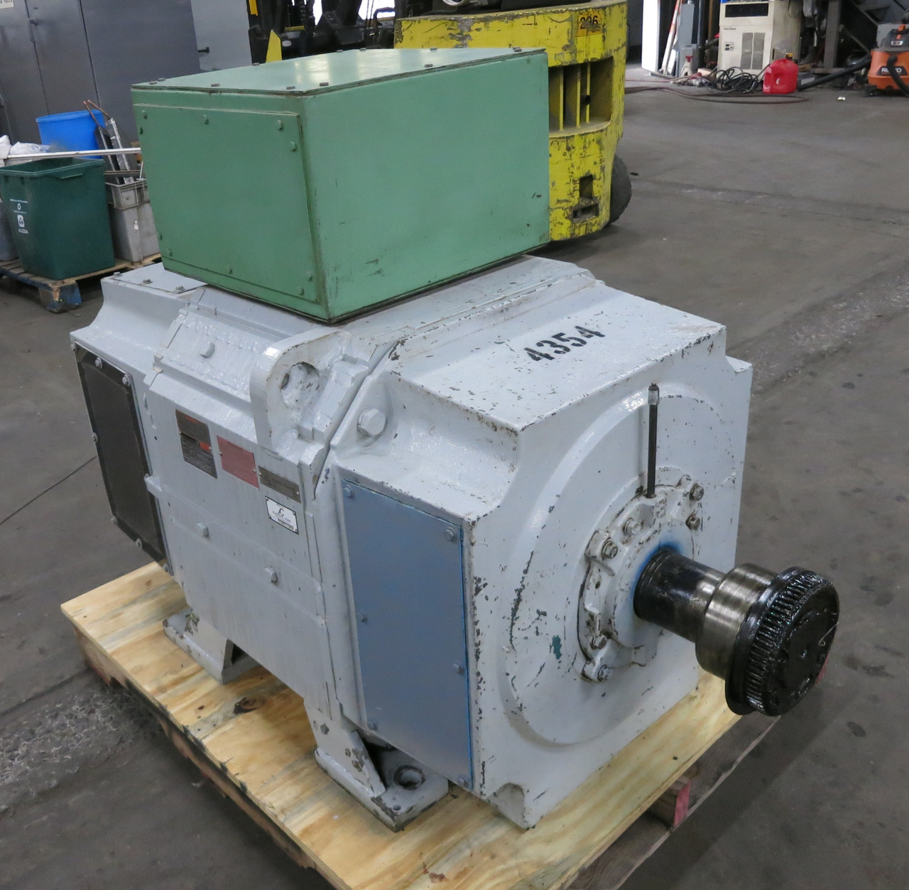 Image of Reliance 100 HP DC Motor 587ATZ 500V 325/1800 RPM Type TR 170A 500 VDC 587-ATZ