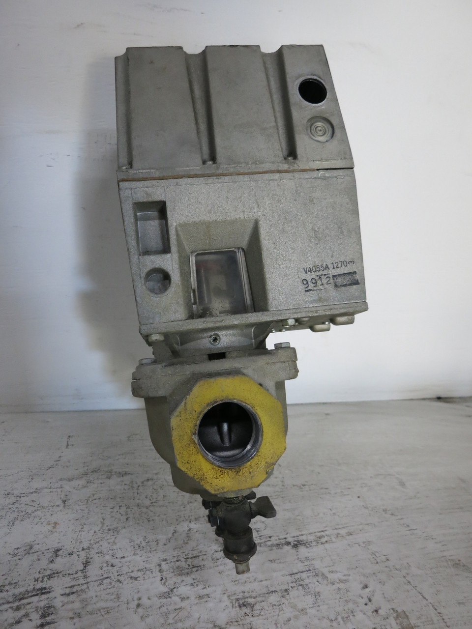 Honeywell V4055A-1270 Fluid Power Gas Valve Actuator V5055A-1012 V4055A1270 120V (DW6822-2)