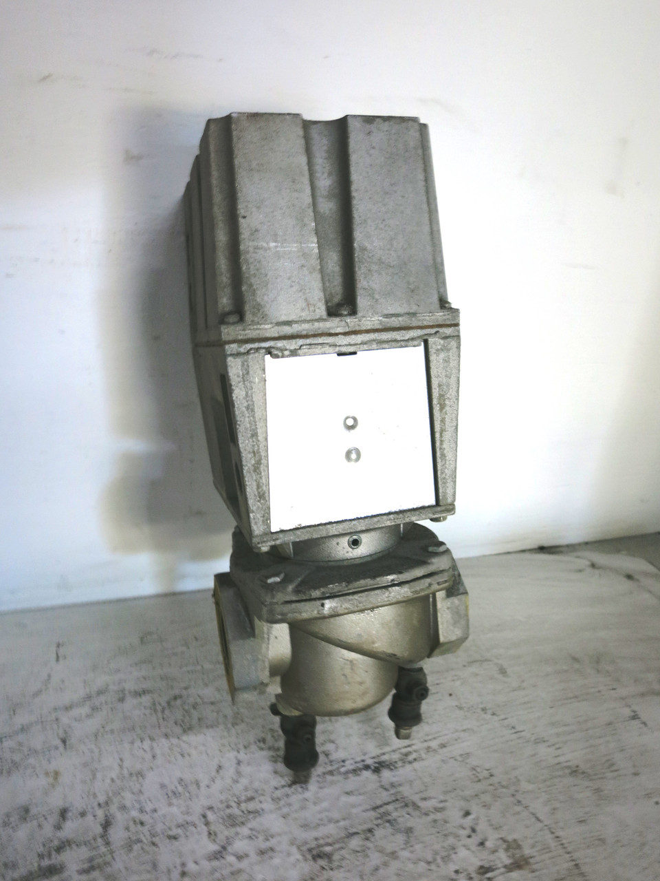 Honeywell V4055A-1270 Fluid Power Gas Valve Actuator V5055A-1012 V4055A1270 120V (DW6822-3)