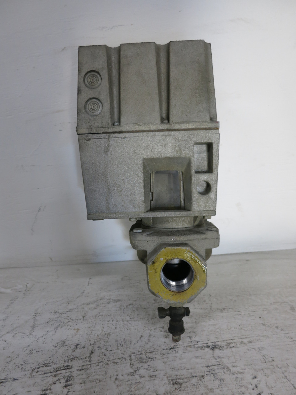 Honeywell V4055A-1270 Fluid Power Gas Valve Actuator V5055A-1012 V4055A1270 120V (DW6822-2)