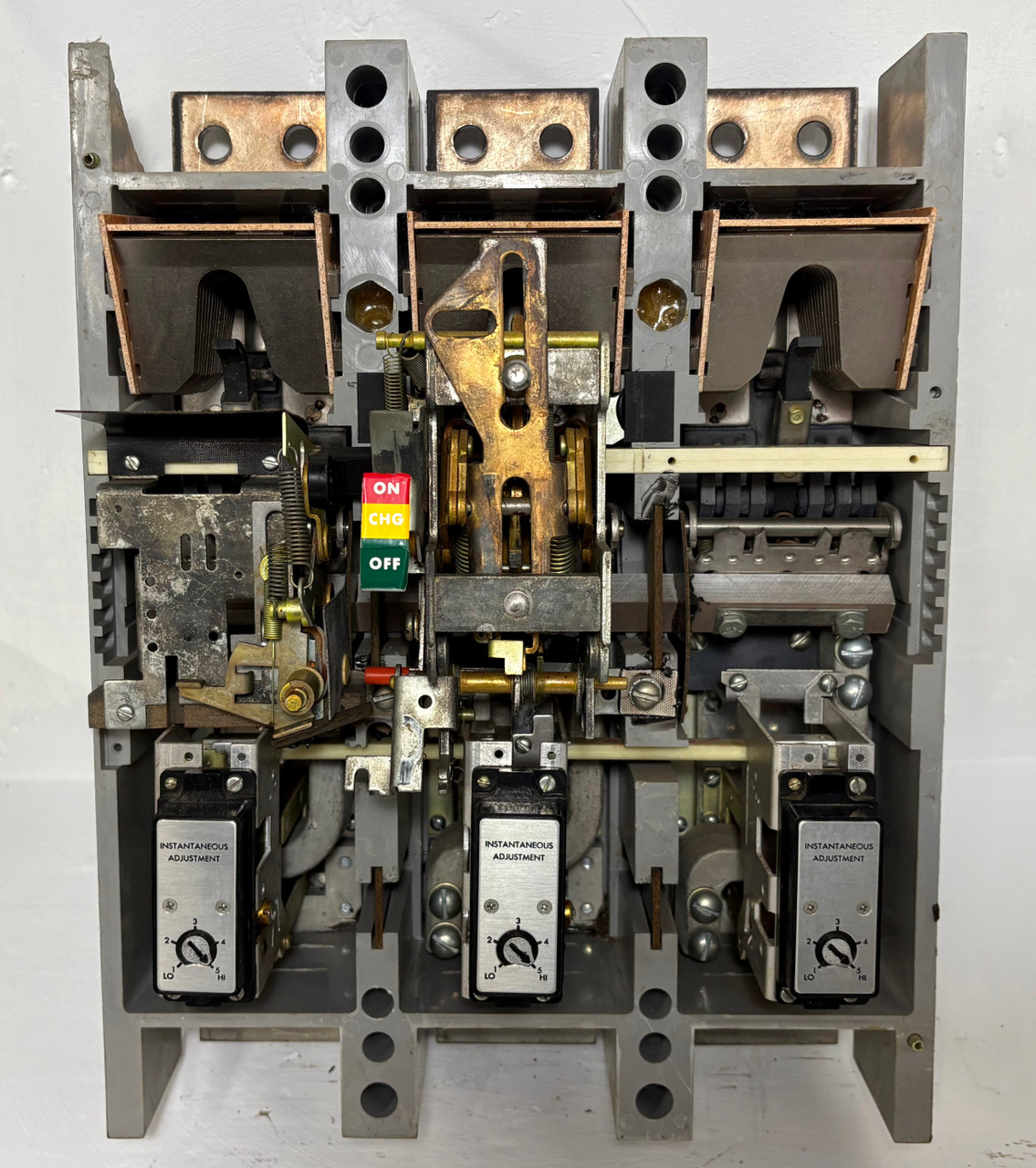 GE TPMM56M 1600A Power Break Circuit Breaker 600V 1600 Amp General Electric flaw (EM5329-1)