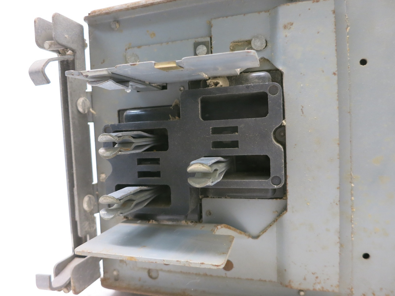 GE AC133ED4G 30A 480V Breaker Bus Plug Armor-Clad Busway Switch 3PH 3W 30 Amp (DW6824-40)