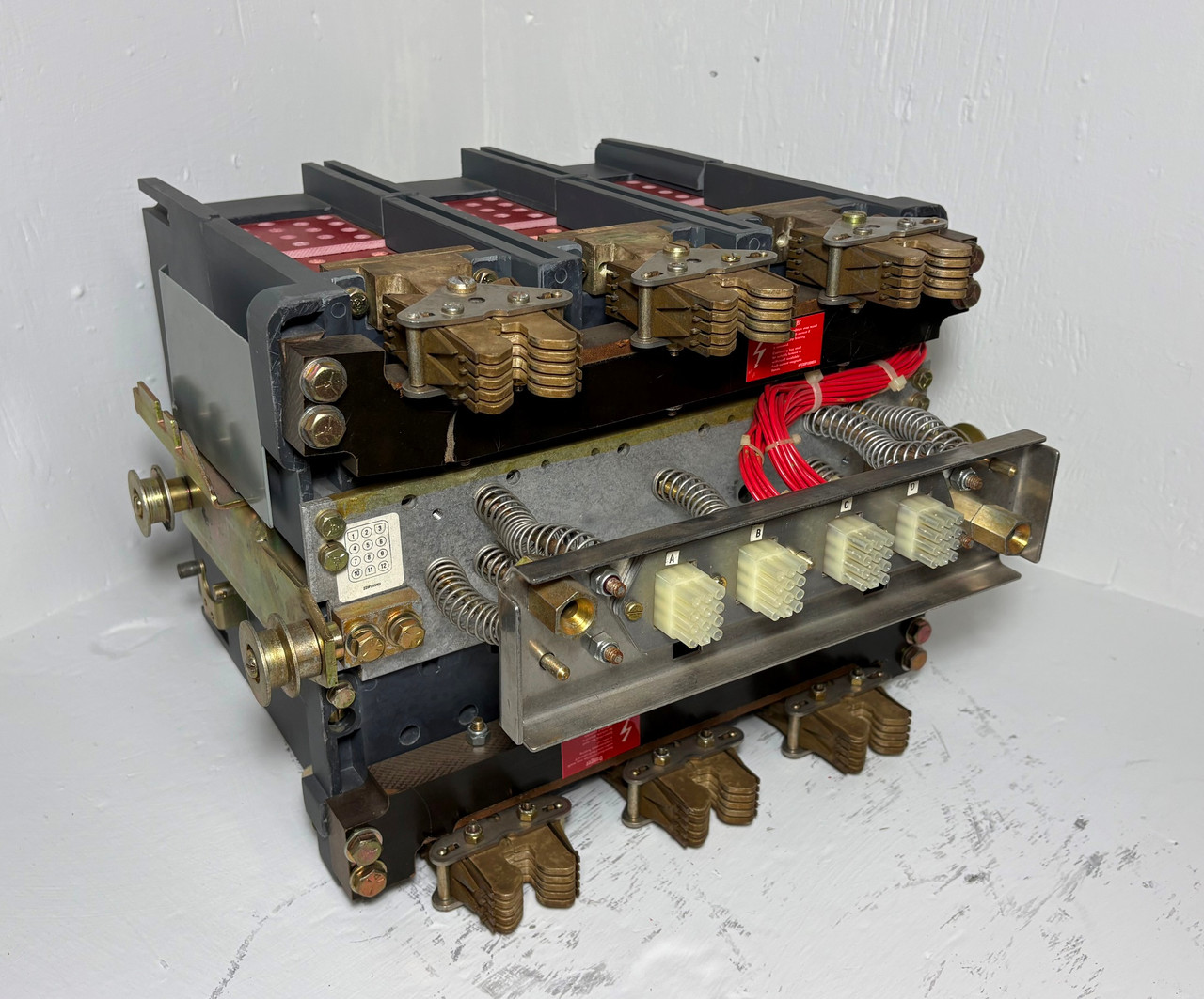 Westinghouse SPB 100 SPBR34D56 400A Pow-R LSIG Breaker w/ 200 Amp Plug 3P flaw (EM5345-1)