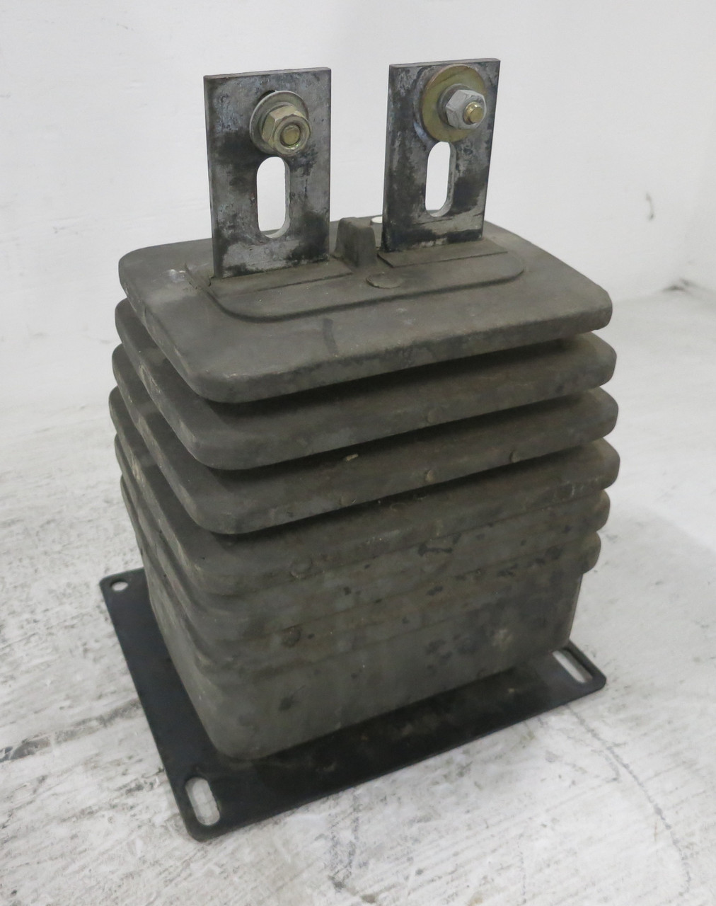GE 693X81 Current Transformer Type JKW-3 Ratio 200:5 Amp CT 4.8 kV Outdoor (DW6829-3)
