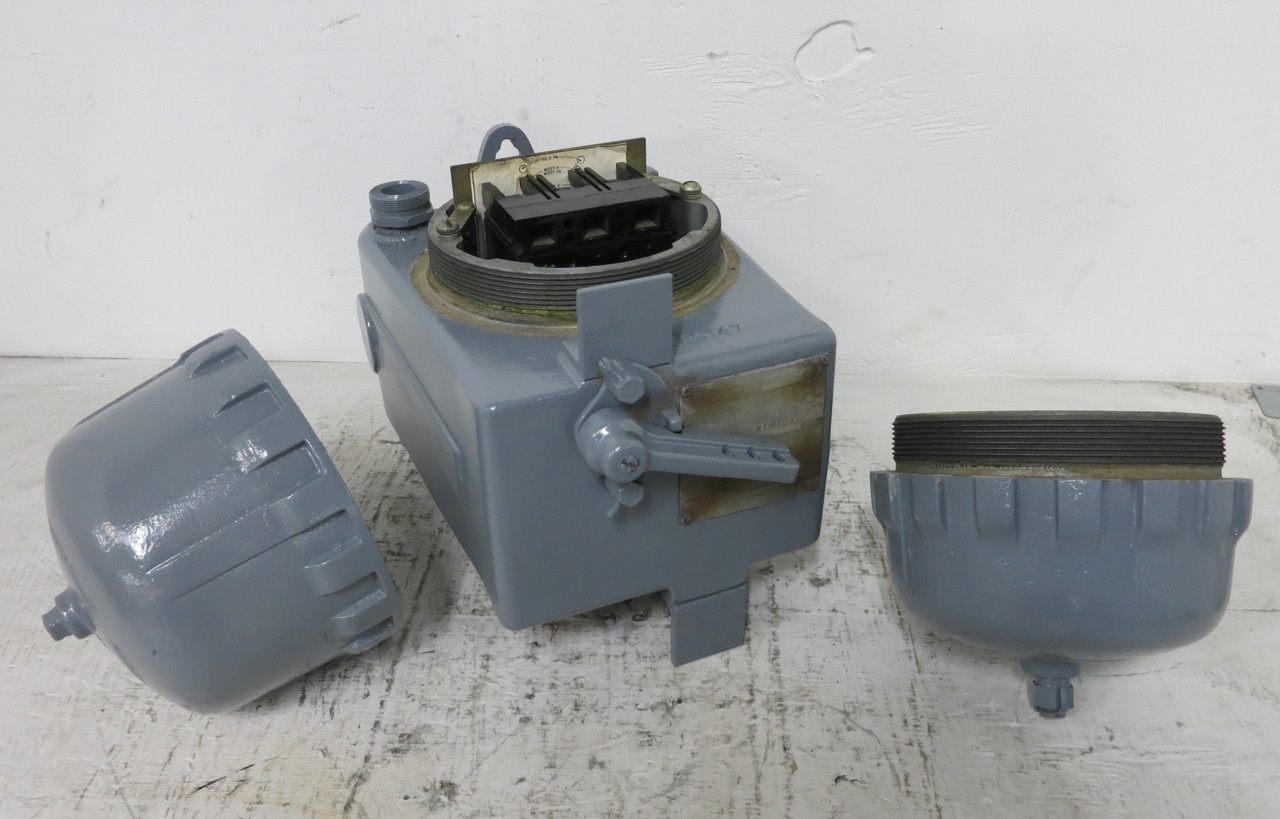 Crouse Hinds EPC-377 100A Explosion Proof Breaker Enclosure ArkTite 100 Amp THED (DW6830-2)