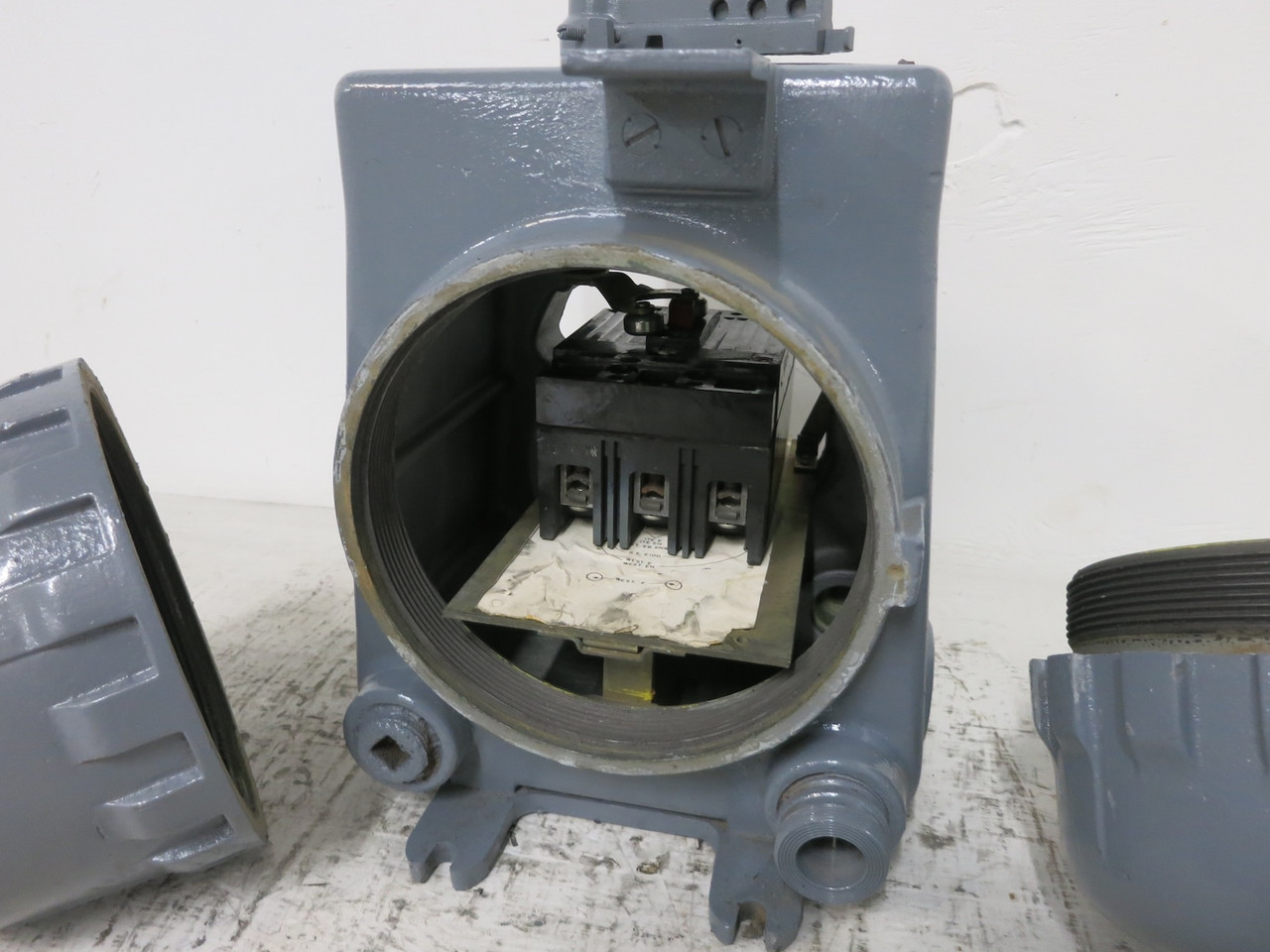 Crouse Hinds EPC-377 100A Explosion Proof Breaker Enclosure ArkTite 100 Amp THED (DW6830-2)