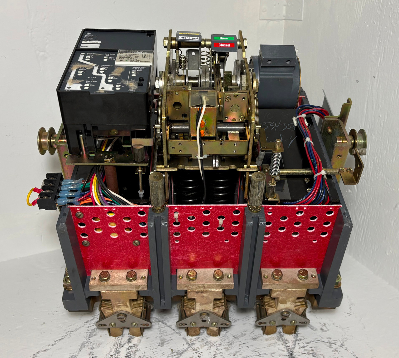 Cutler Hammer SPB 100 SPBR34D 400A LSIG Breaker Silver w 200 Amp Plug Aux Ground (EM5350-2)