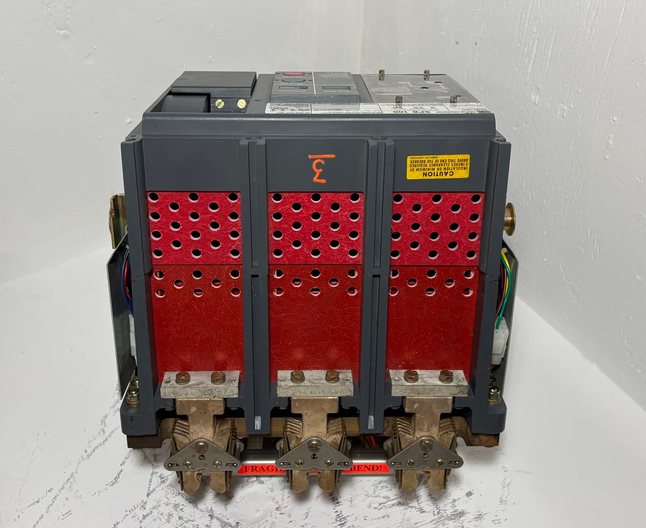Cutler Hammer SPB 100 SPBR34D 400A LSIG Breaker Silver w 200 Amp Plug Aux Ground (EM5350-2)