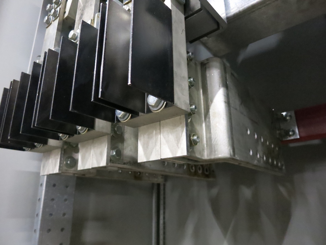 GE AV-Line 4000A 480V Main Switch Disconnect Panel 4000 Amp THPC3640 Switchgear (DW6840-1)