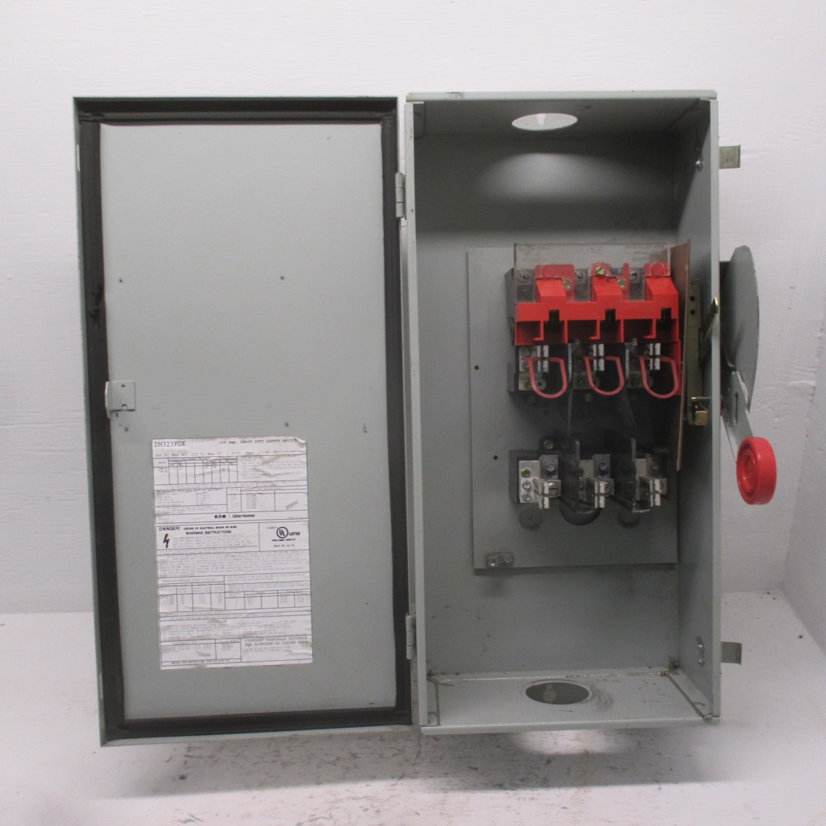 Eaton DH323FDK 100A 240V Fusible Safety Switch Disconnect 100 Amp 240 VAC 12 (AH0362-1)