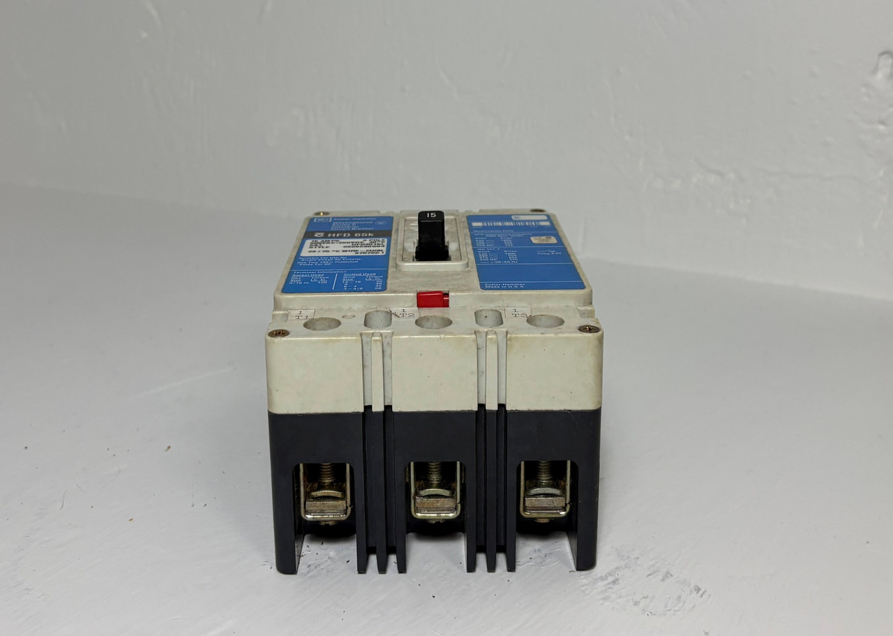 Cutler Hammer HFD3015L 15A Series C Circuit Breaker Glossy Blue HFD3015 15 Amp (EM5365-14)