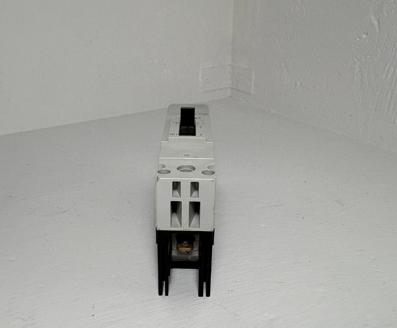GE FBH16TE020R2 20A Record Plus 1P Circuit Breaker 277V 20 Amp General Electric (EM5372-6)