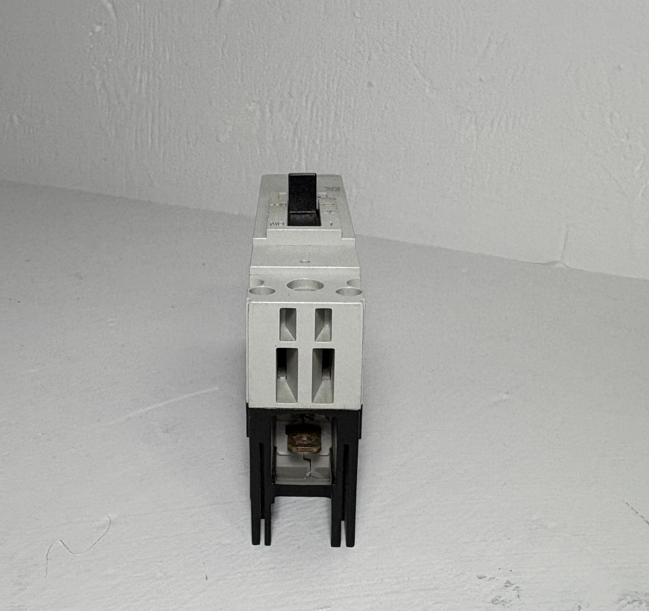 GE FBN16TE040R2 40A Record Plus 1P Circuit Breaker 277V 40 Amp General Electric (EM5376-1)