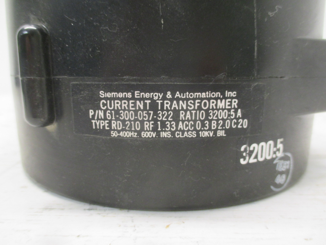 Siemens 61-300-057-322 Type RD-210 Current Transformer Ratio 3200:5A CT 600V (AH0405-1)