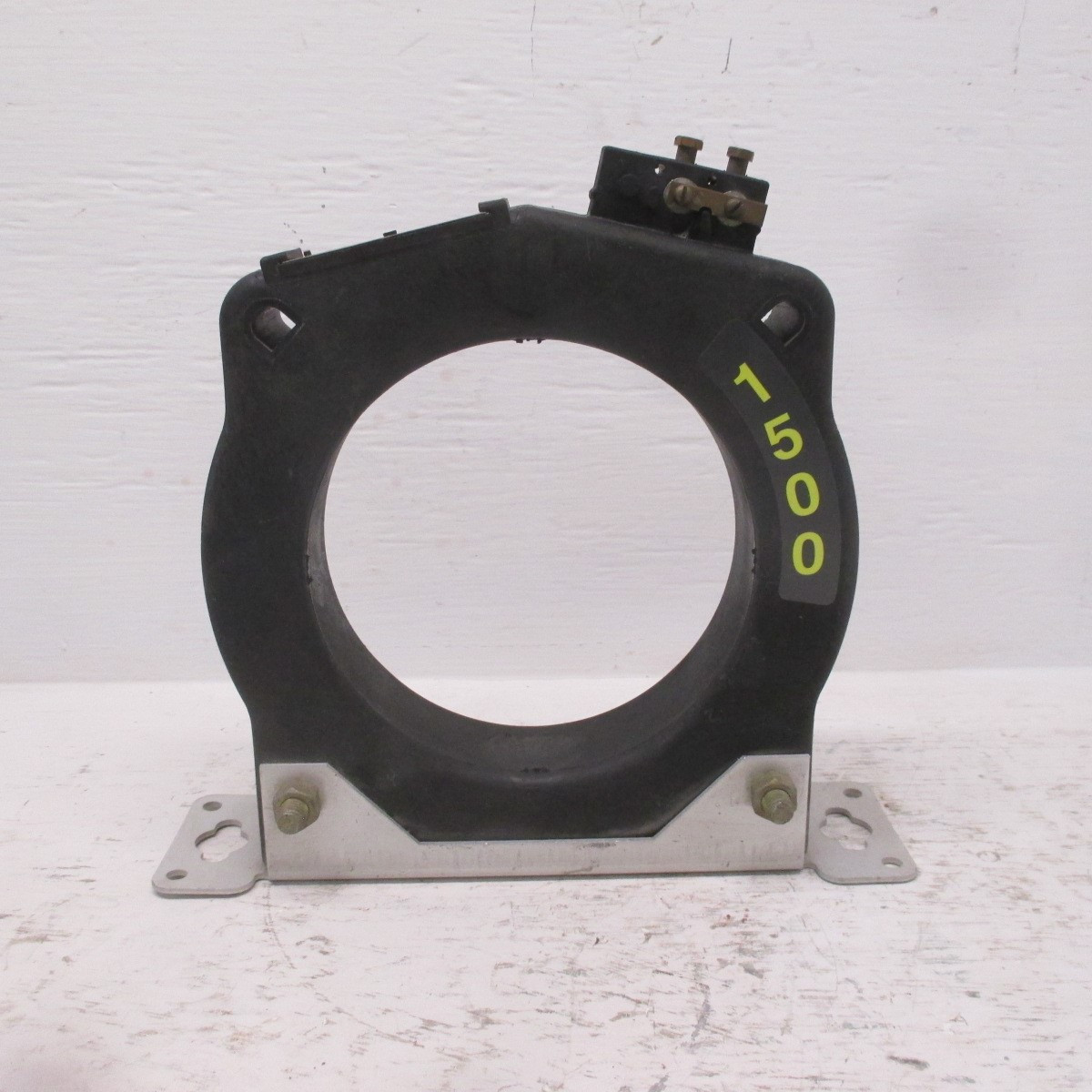 Itron Schlumberger 92356-004 Type R6L Current Transformer Ratio 1500:5 60Hz (AH0404-5)