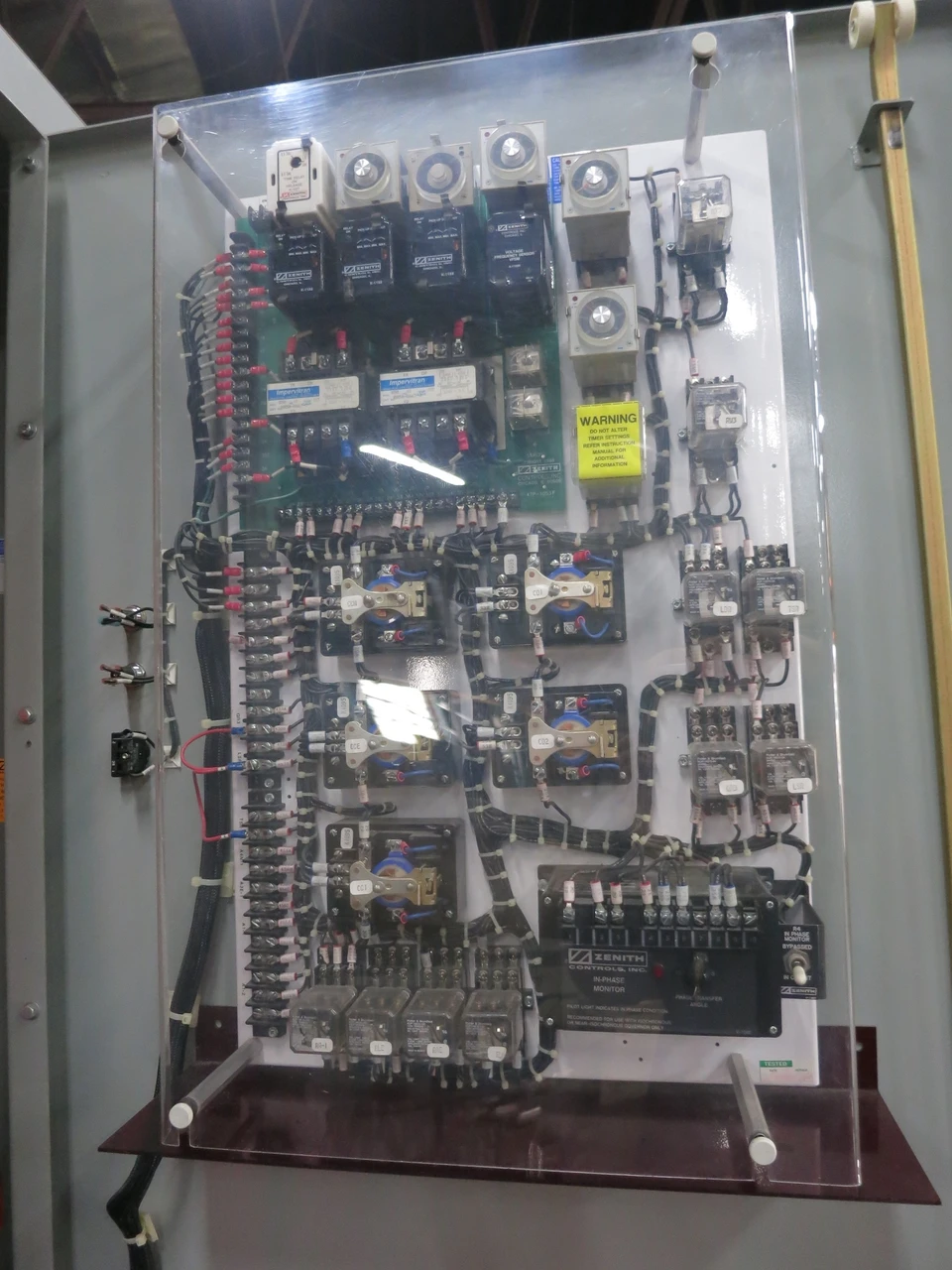 Zenith ZTSH120ECS 1200A Automatic Transfer Switch 480V 3PH 1200 Amp ATS ZTSH-120 (DW6881-1)