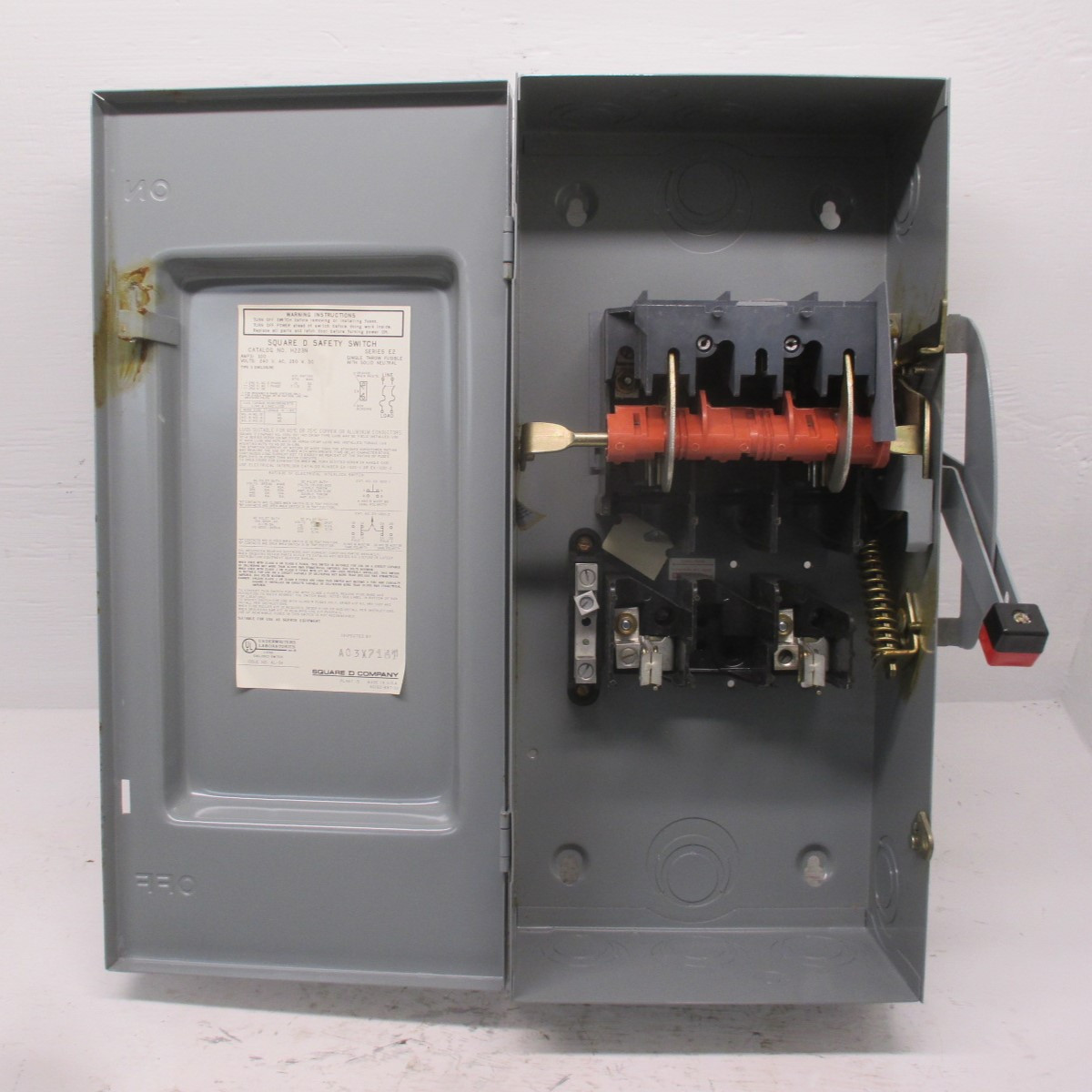 NEW Square D H223N 100A 240V Fusible Safety Switch Disconnect 100 Amp 1PH 2P E2 (AH0412-1)