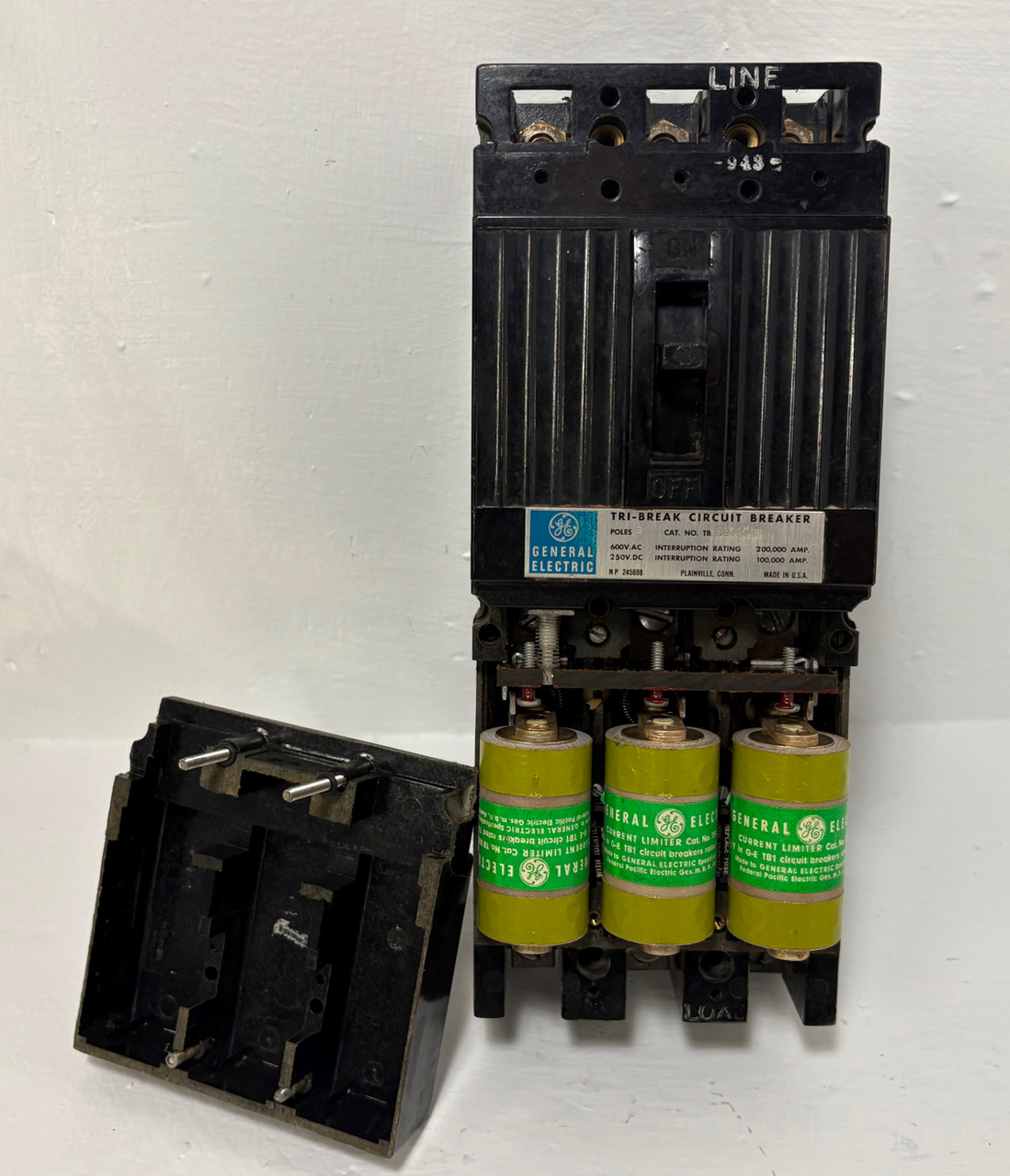 GE TB13020AW 20A Tri-Break Circuit Breaker 480/600V 3P 20 Amp General Electric (EM5387-2)