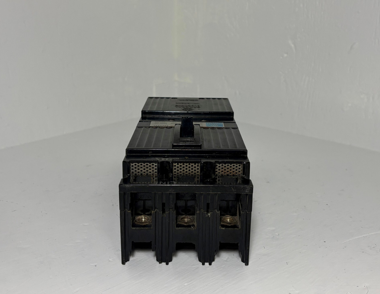 GE TB13020AW 20A Tri-Break Circuit Breaker 480/600V 3P 20 Amp General Electric (EM5387-2)