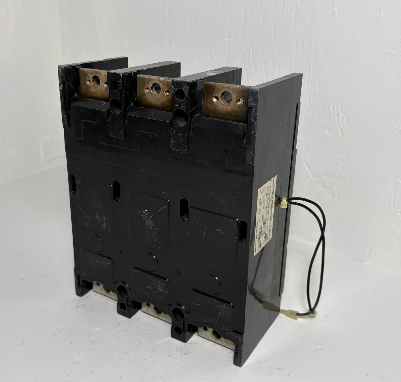 GE TJK636Y600 600A Molded Case Switch w/ Shunt & Aux 3P 600 Amp General Electric (EM5396-1)