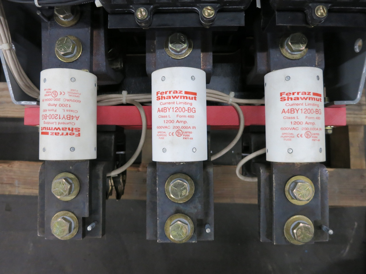 GE AKRU-10D-30 800/600A Fused Air Circuit Breaker LSI Trip Unit A208LSIR MO (DW6912-1)