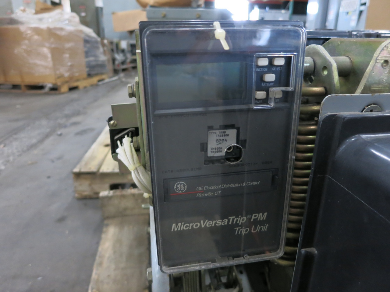 GE AKRU-10D-30 800A Fused Air Circuit Breaker LSI Trip Unit A208LSIMR 800 Amp MO (DW6931-1)