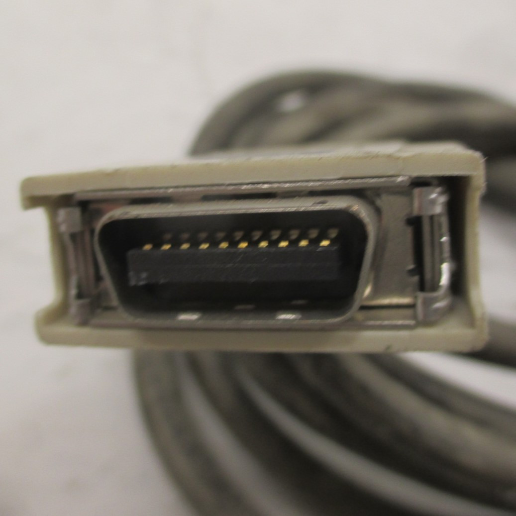 Omron CV500-CN22A  I/O Expansion Cable PLC Connector E67347-WH 20276 80C VW-1 (AH0475-1)