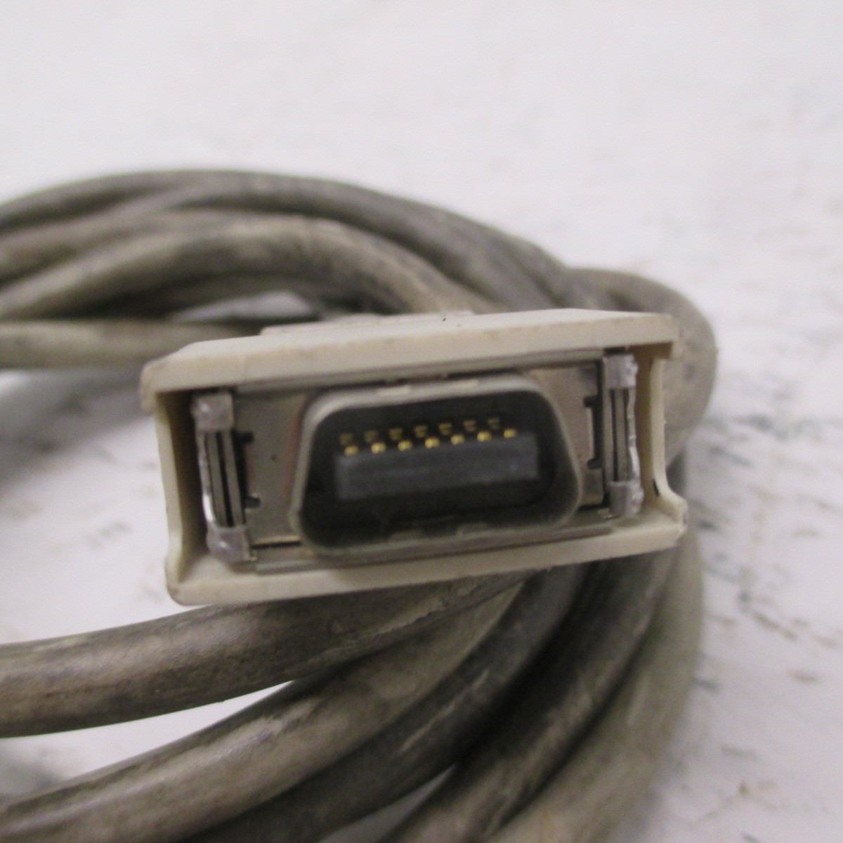 Omron CV500-CN22A  I/O Expansion Cable PLC Connector E67347-WH 20276 80C VW-1 (AH0475-1)