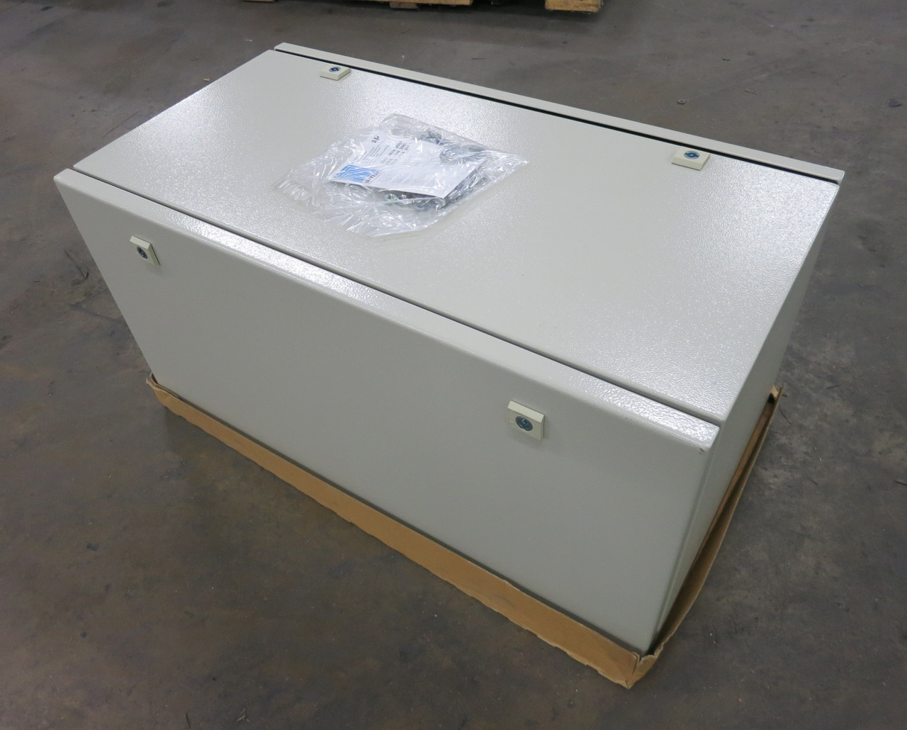 NEW Rittal AP2614 AP 1.5 Industrial Console Enclosure 800x430x500 Type 12 (DW6963-2)