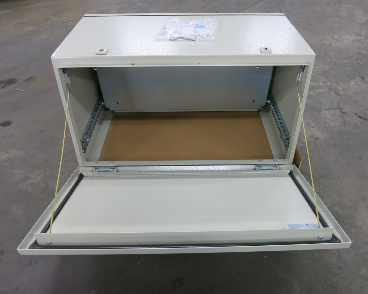 NEW Rittal AP2614 AP 1.5 Industrial Console Enclosure 800x430x500 Type 12 (DW6963-2)