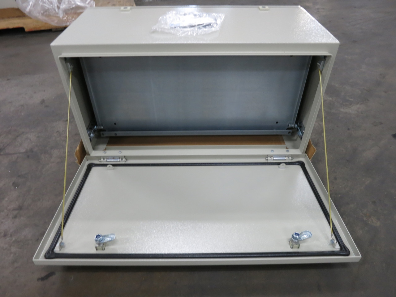 NEW Rittal AP2614 AP 1.5 Industrial Console Enclosure 800x430x500 Type 12 (DW6963-2)