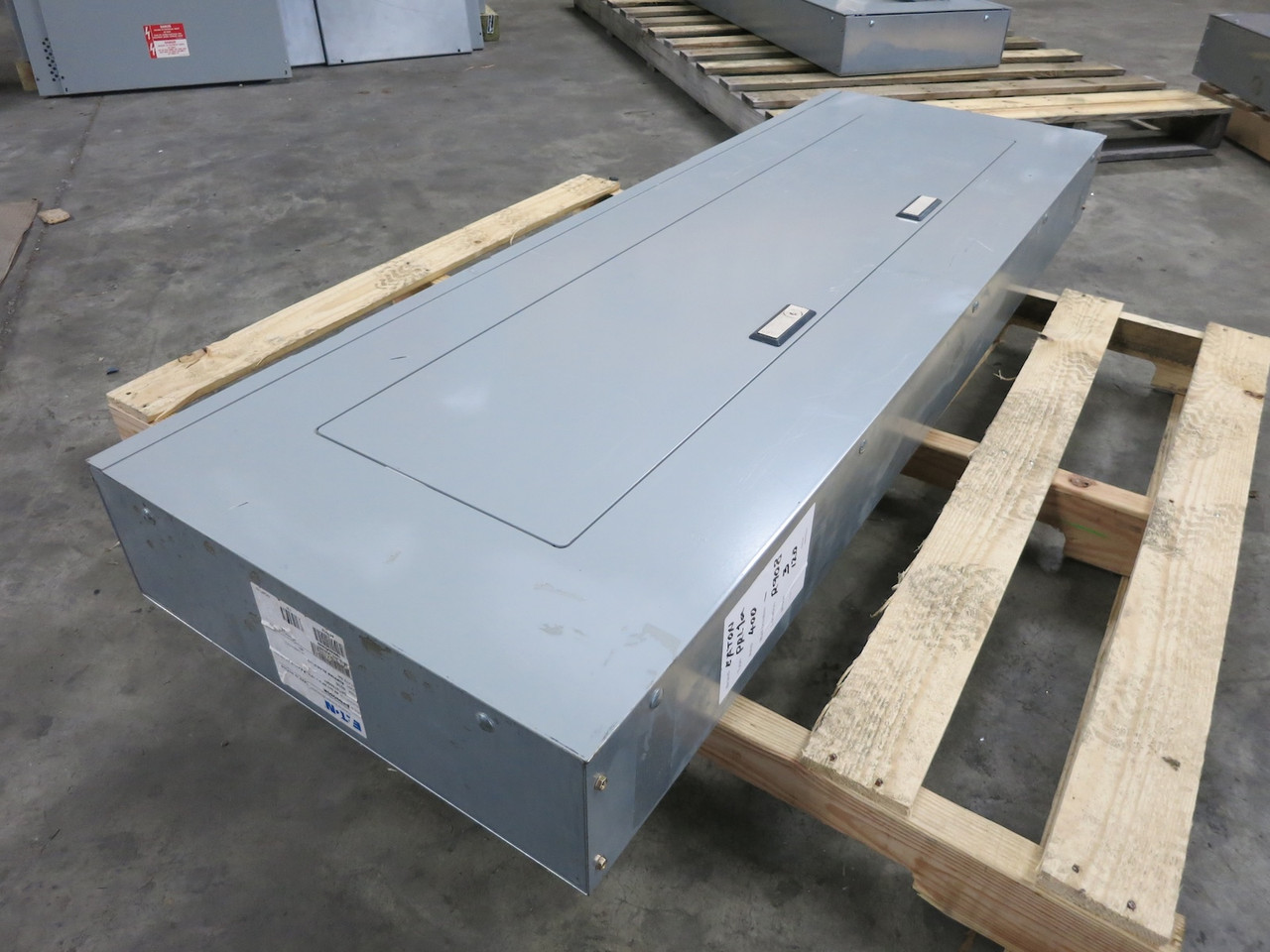 NEW Eaton PRL1a 400A 208/120V MLO Breaker Panel Board 3PH 4W 400 Amp 208Y (DW6988-1)