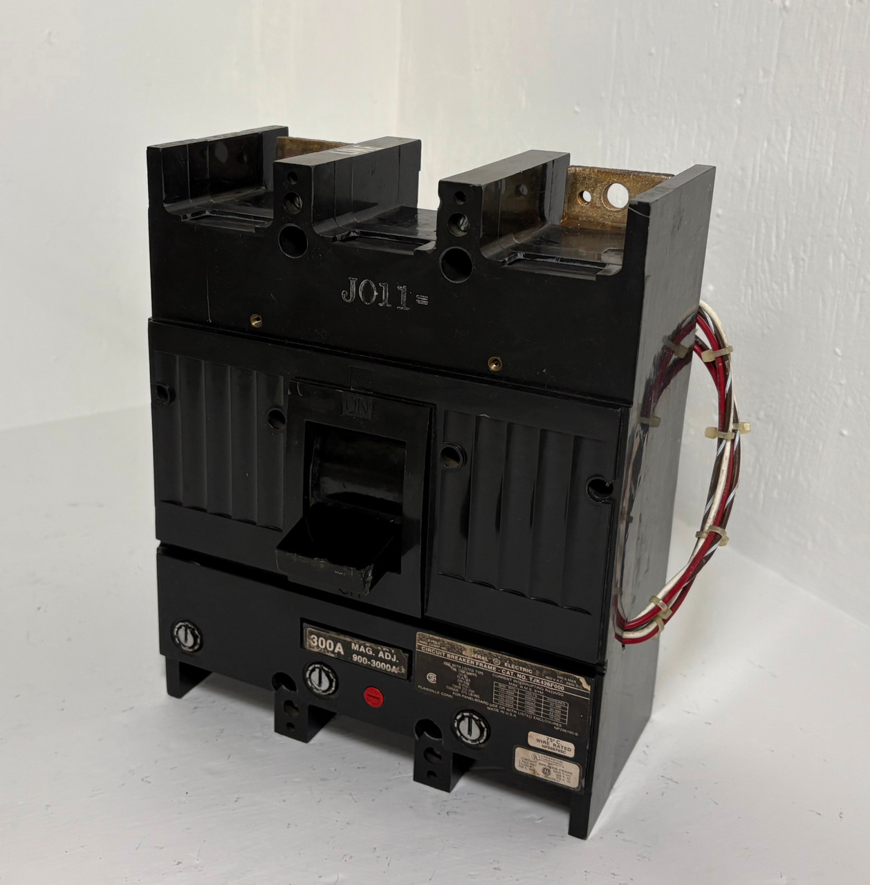 GE TJK426F000 400A 2 Pole Breaker w 300 Amp Trip Aux & Shunt 2P General Electric (EM5399-1)