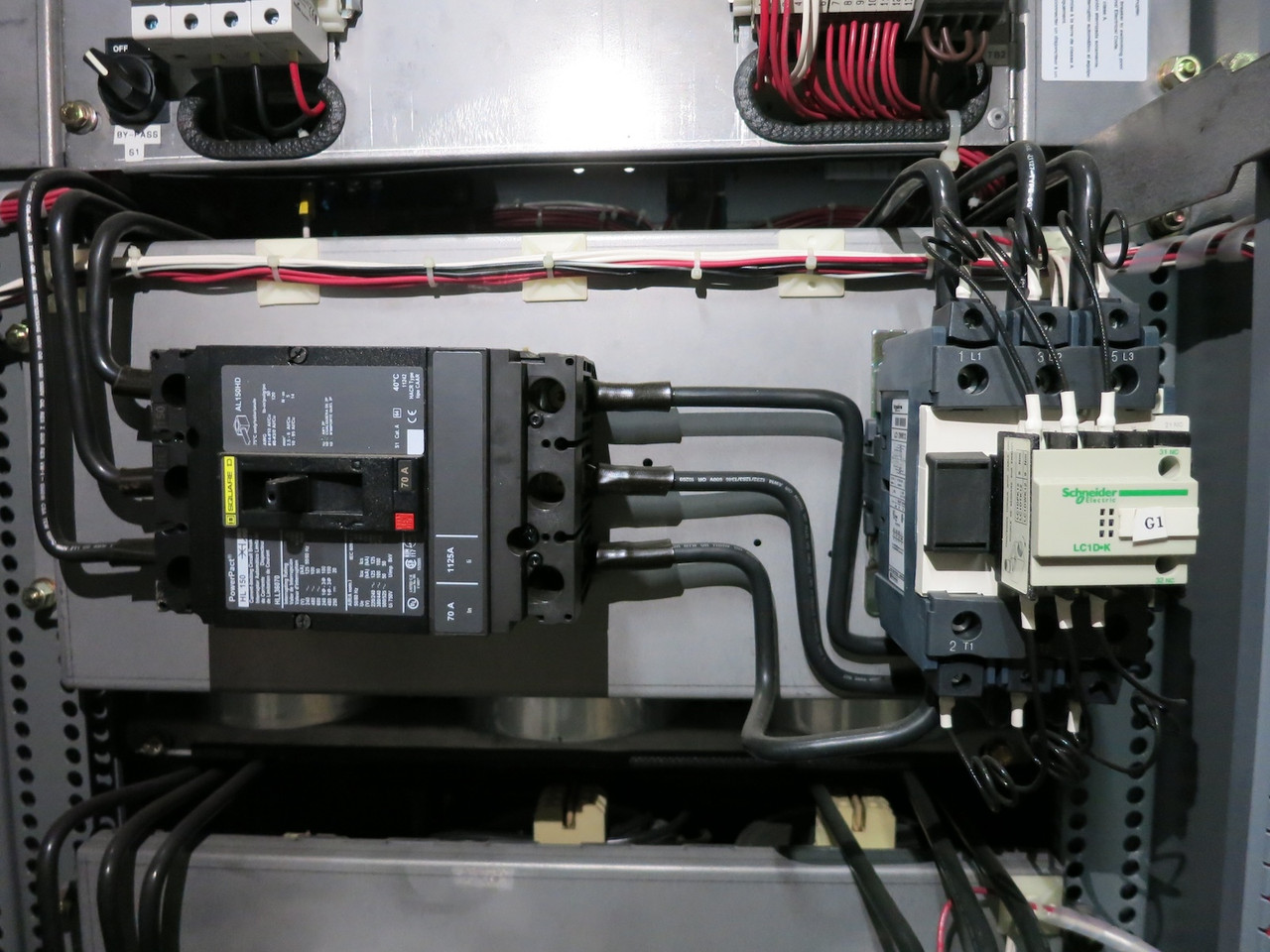 Square D ReactiVar AV5000 BV040045 400kVAR 480V 481A RKF36100U31A HLL36070 NR12 (DW7014-3)