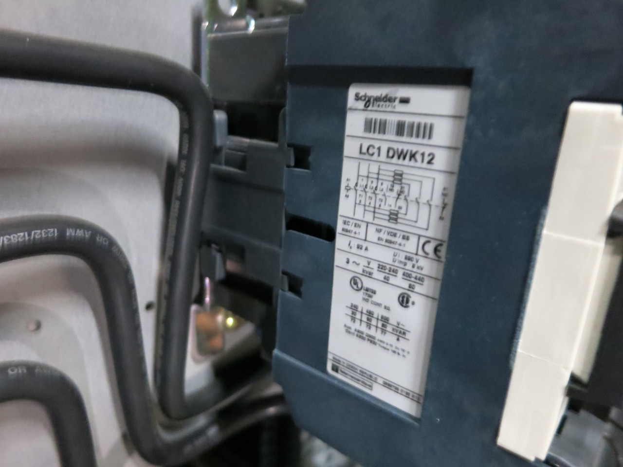 Square D ReactiVar AV5000 BV040045 400kVAR 480V 481A RKF36100U31A HLL36070 NR12 (DW7014-3)