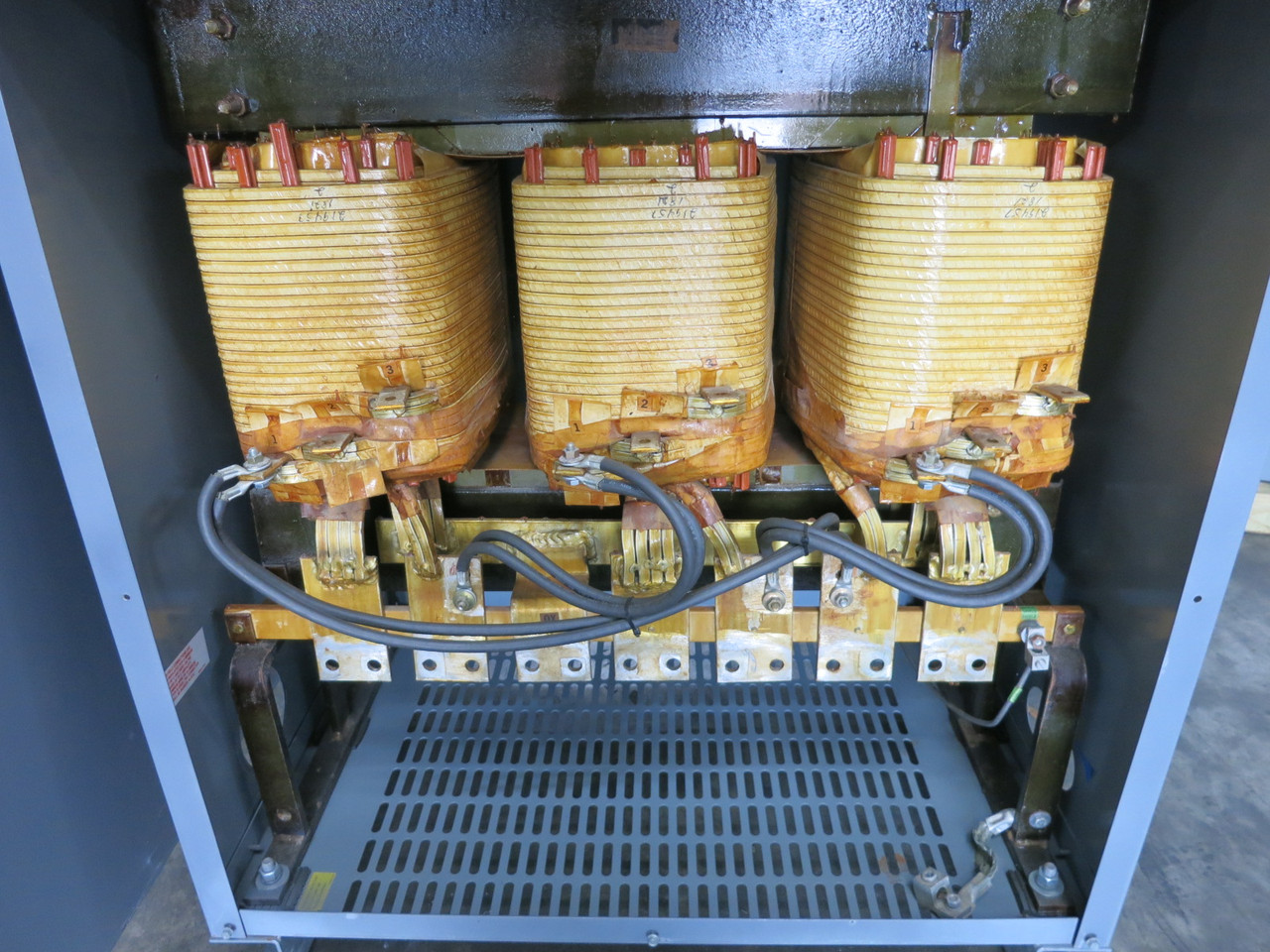 Square D 150 kVA 208 Delta - 208Y/120 V 3PH Dry Type Transformer 150T85HFIS 208V (DW7016-1)