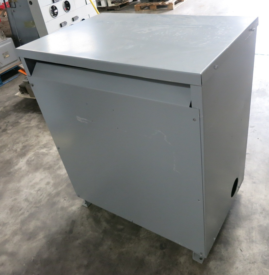 Square D 150 kVA 208 Delta - 208Y/120 V 3PH Dry Type Transformer 150T85HFIS 208V (DW7016-1)