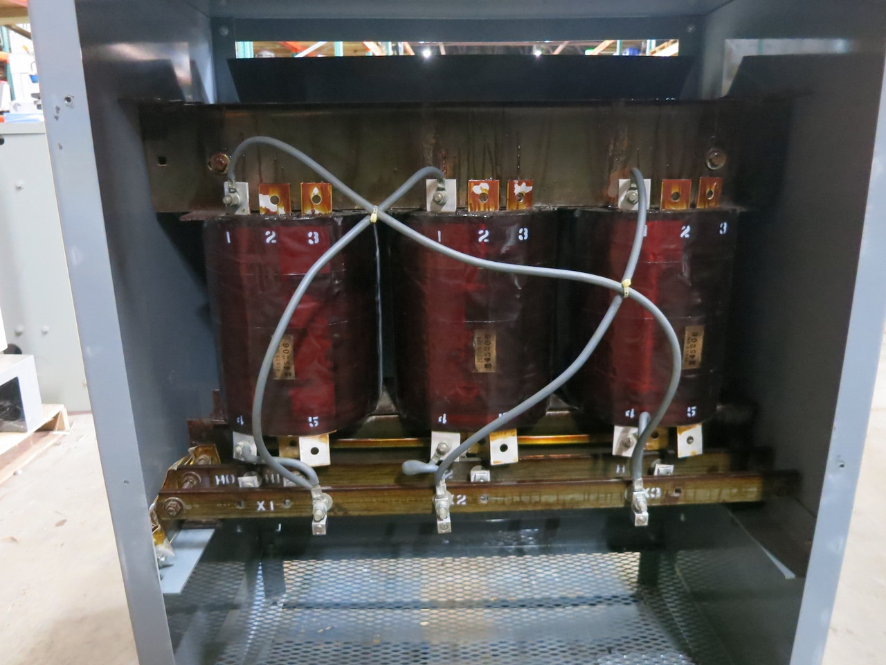 Hevi Duty 75 kVA 440 Delta to 480Y/277 V 3PH Dry Type Transformer 440V - 480V (DW7017-1)