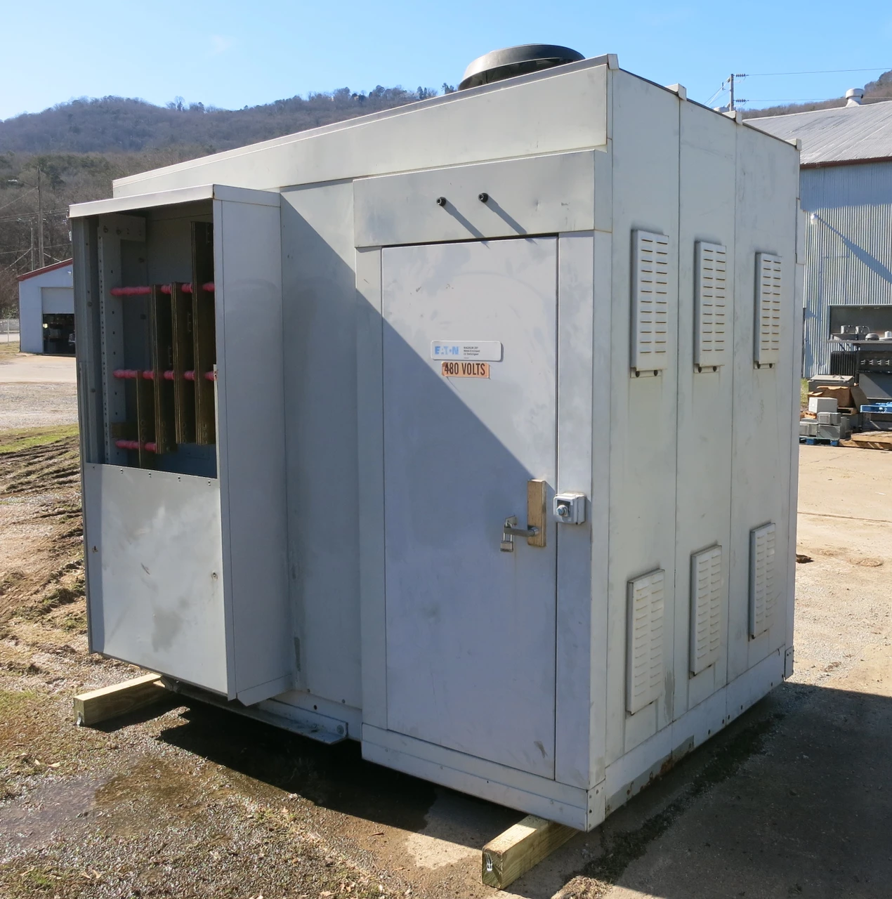 Image of Eaton 3000A 480V Magnum DS Metal Enclosed LV Switchgear 3000 Amp Walk-In 3R