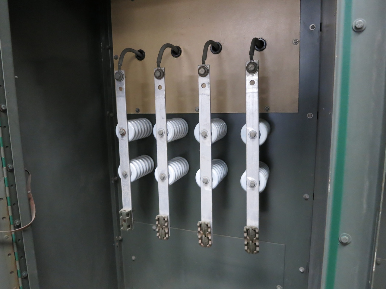 National Industri 300 kVA 4160 Y/2400 to 240 Delta V 3PH Pad Mount Transformer (DW7051-1)