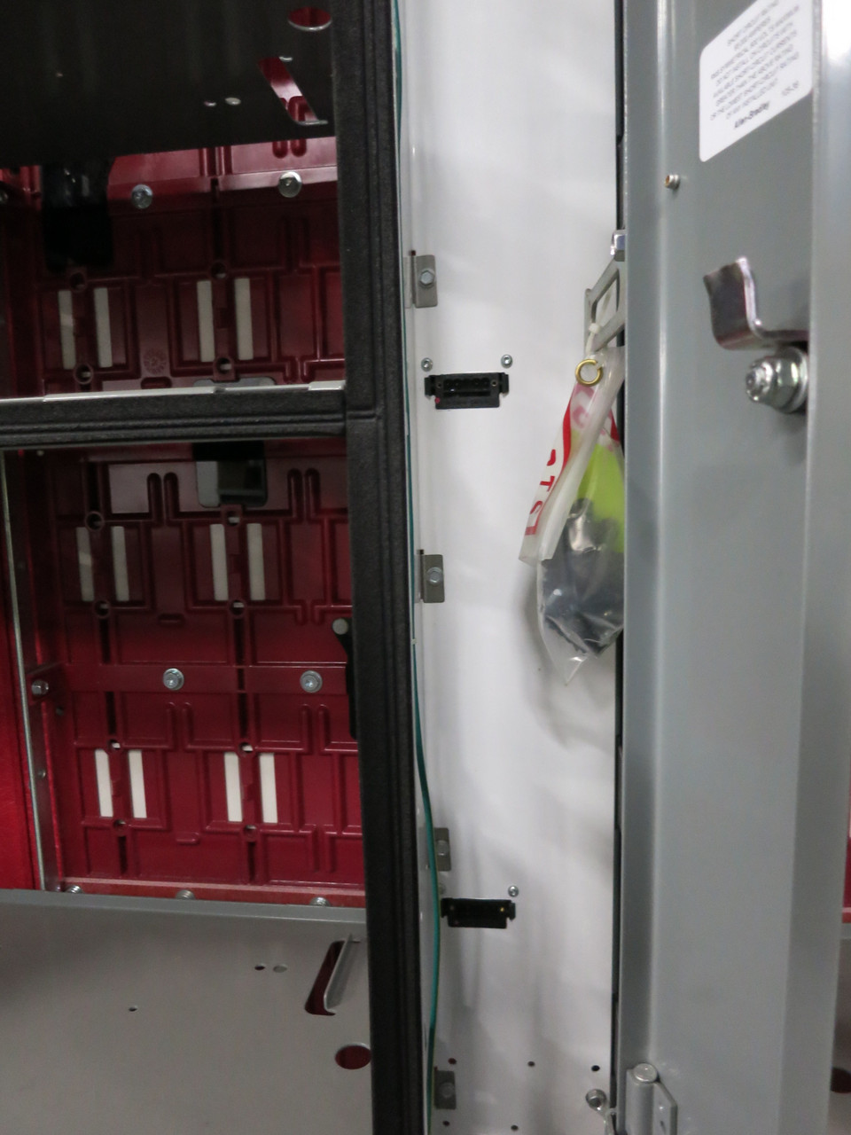 NEW Allen Bradley Centerline 2100 IntelliCENTER 1200A/300A 10x MCC Section 1200 (DW7055-1)