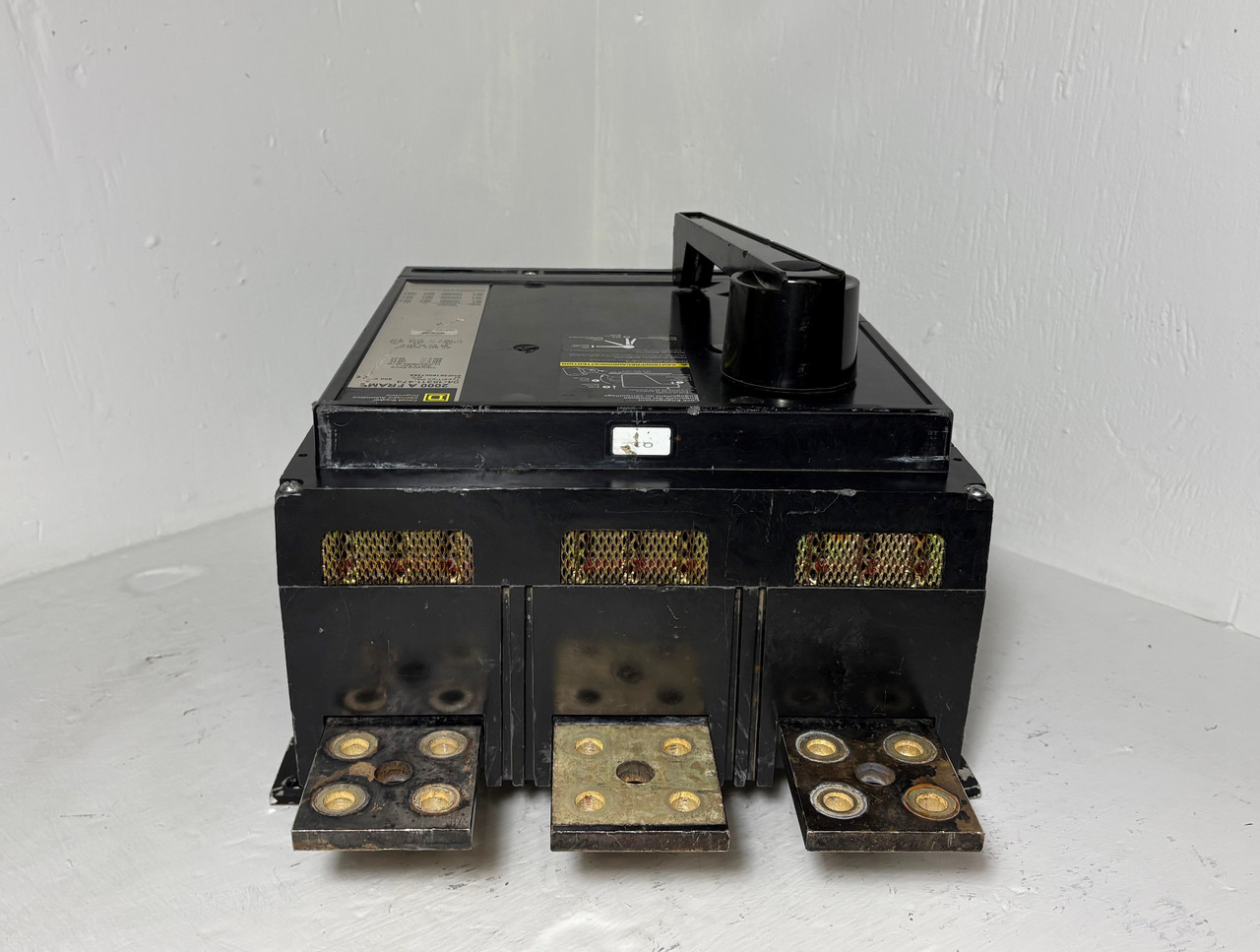 Square D PHF3616001386 2000A Breaker w/ 1600 Amp Trip, Shunt, Aux PAL PHF361600 (EM5428-1)