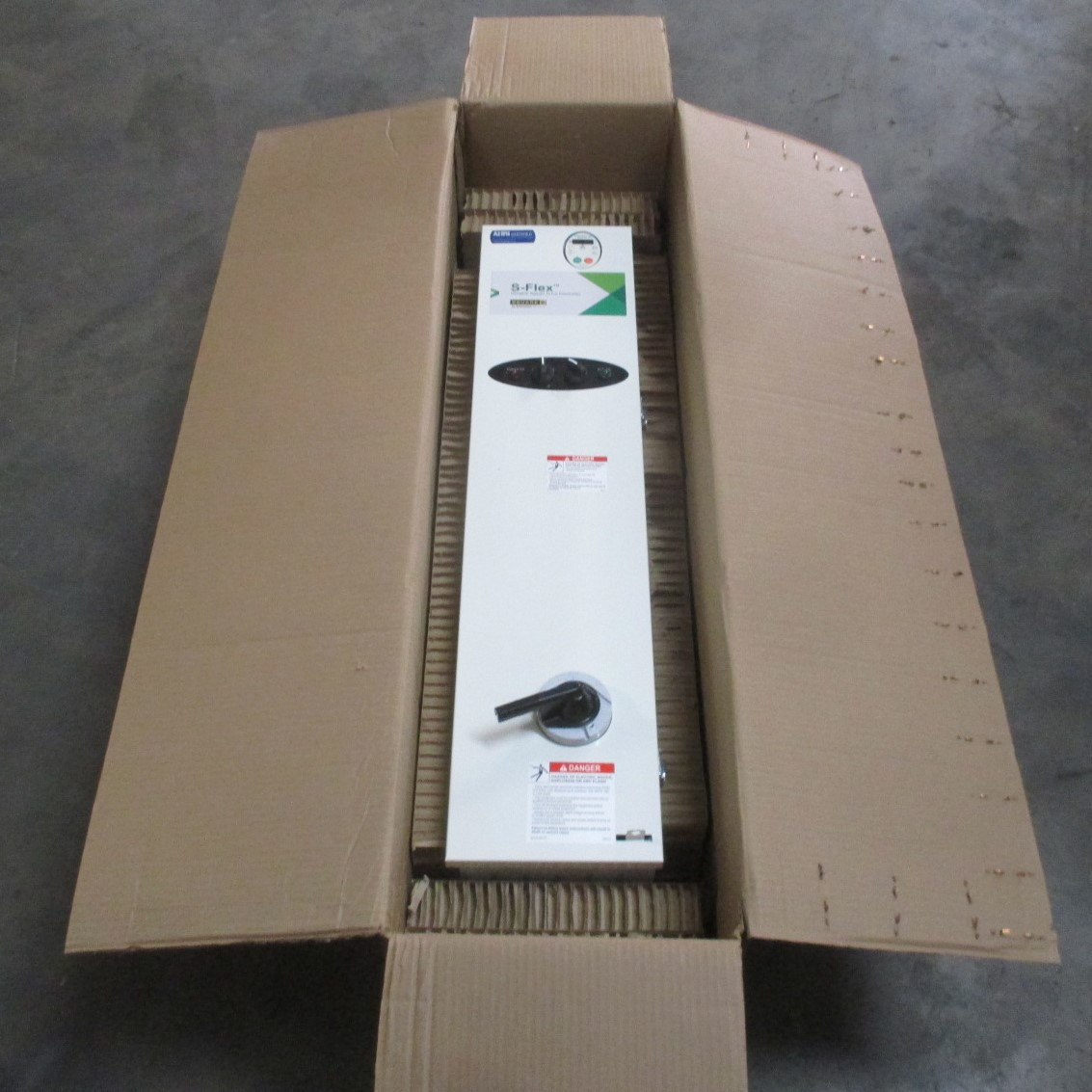 NEW Square D ATV212 S-Flex VS Drive Controller 10 HP Enclosed SFD212HG2Y 208V (AH0528-1)