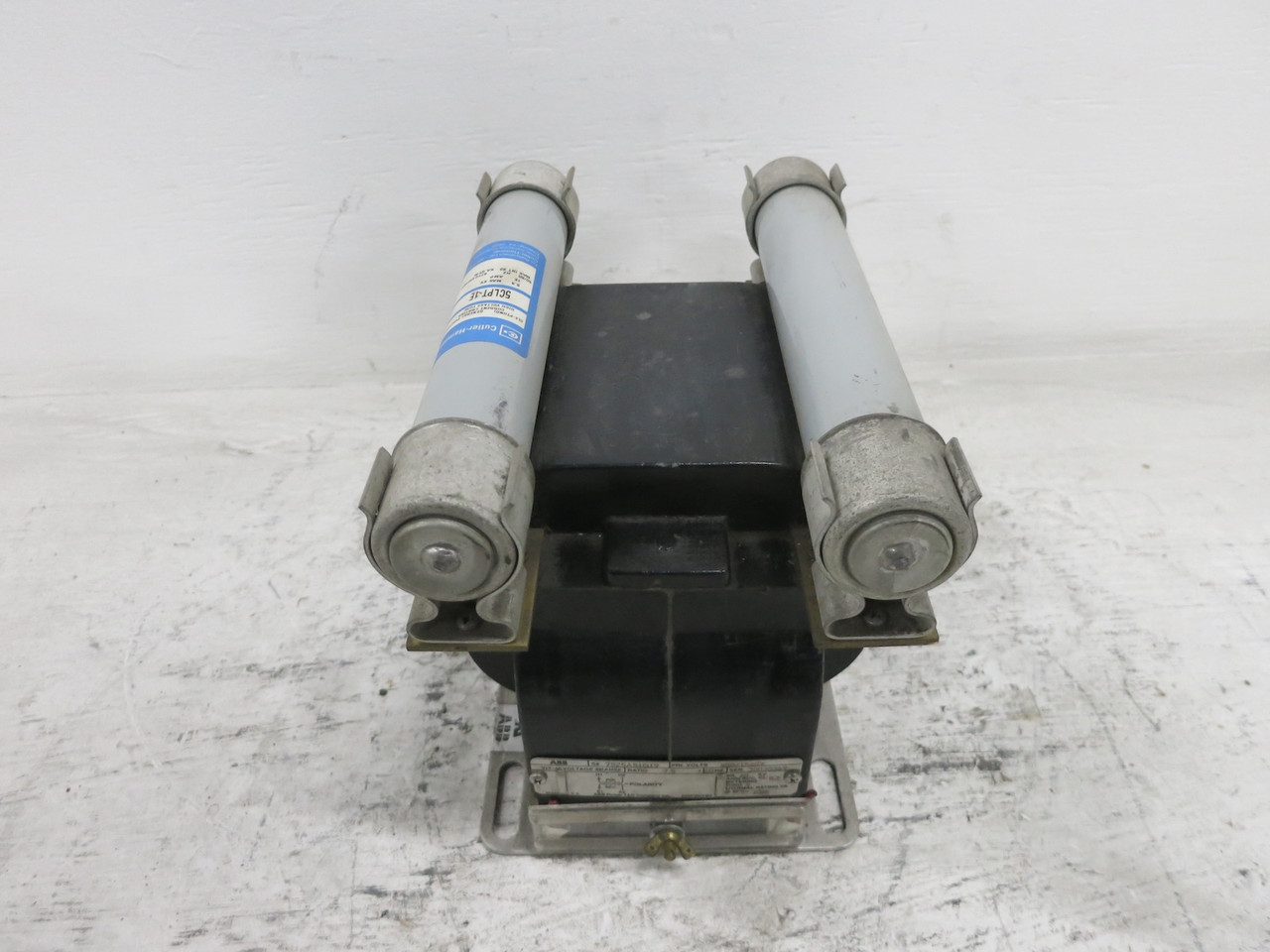 ABB 7525A51G19 VIY-60 Voltage Transformer Ratio 7.5:1 900/1560Y 900-120 (DW7081-3)