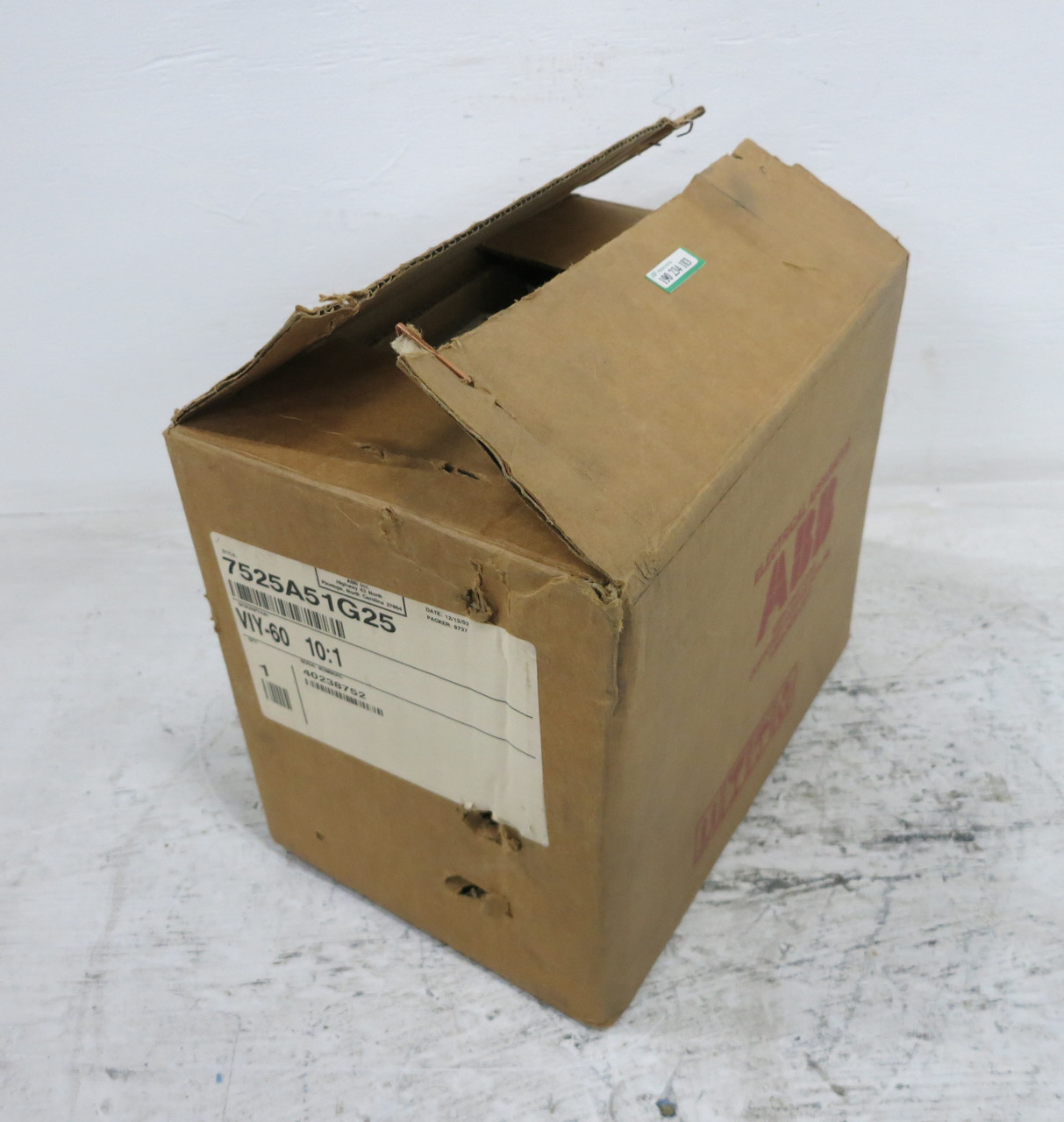 NEW ABB 7525A54G25 VIY-60 Voltage Transformer Ratio 10:1 1200/2078Y 1200-120 (DW7077-1)