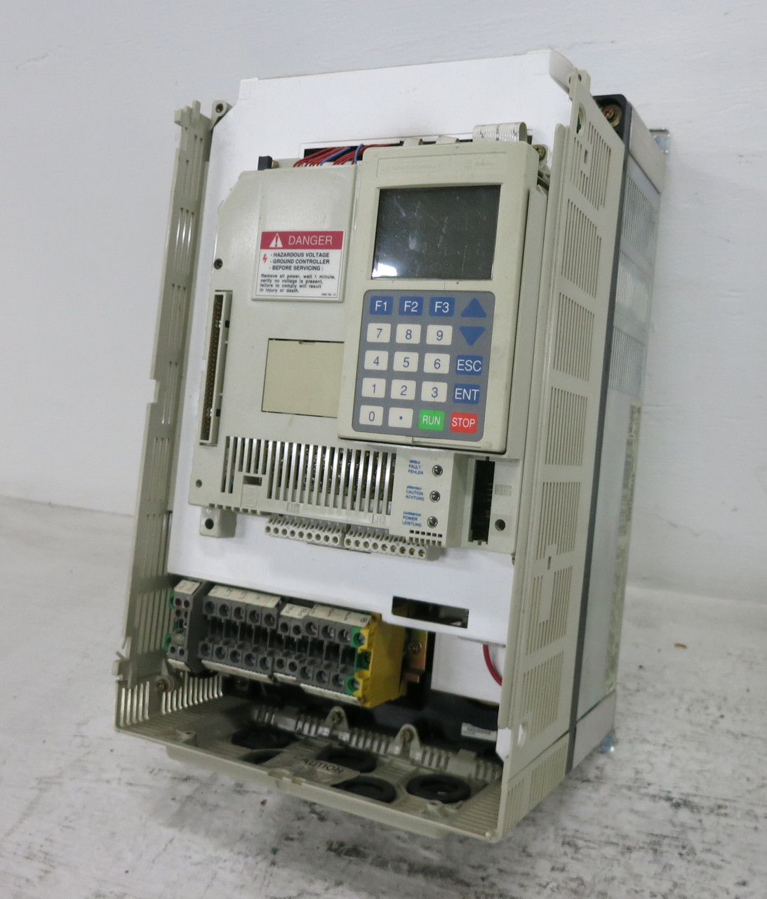 Telemecanique ATV66D16N4 Altivar 66 AC VS Drive 20HP 15kW 460V ATV66-D116N4 (DW7075-1)