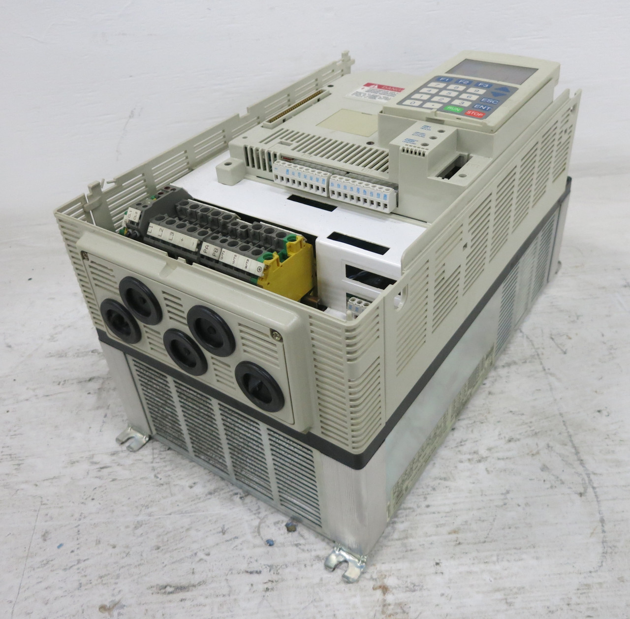 Telemecanique ATV66D16N4 Altivar 66 AC VS Drive 20HP 15kW 460V ATV66-D116N4 (DW7075-1)