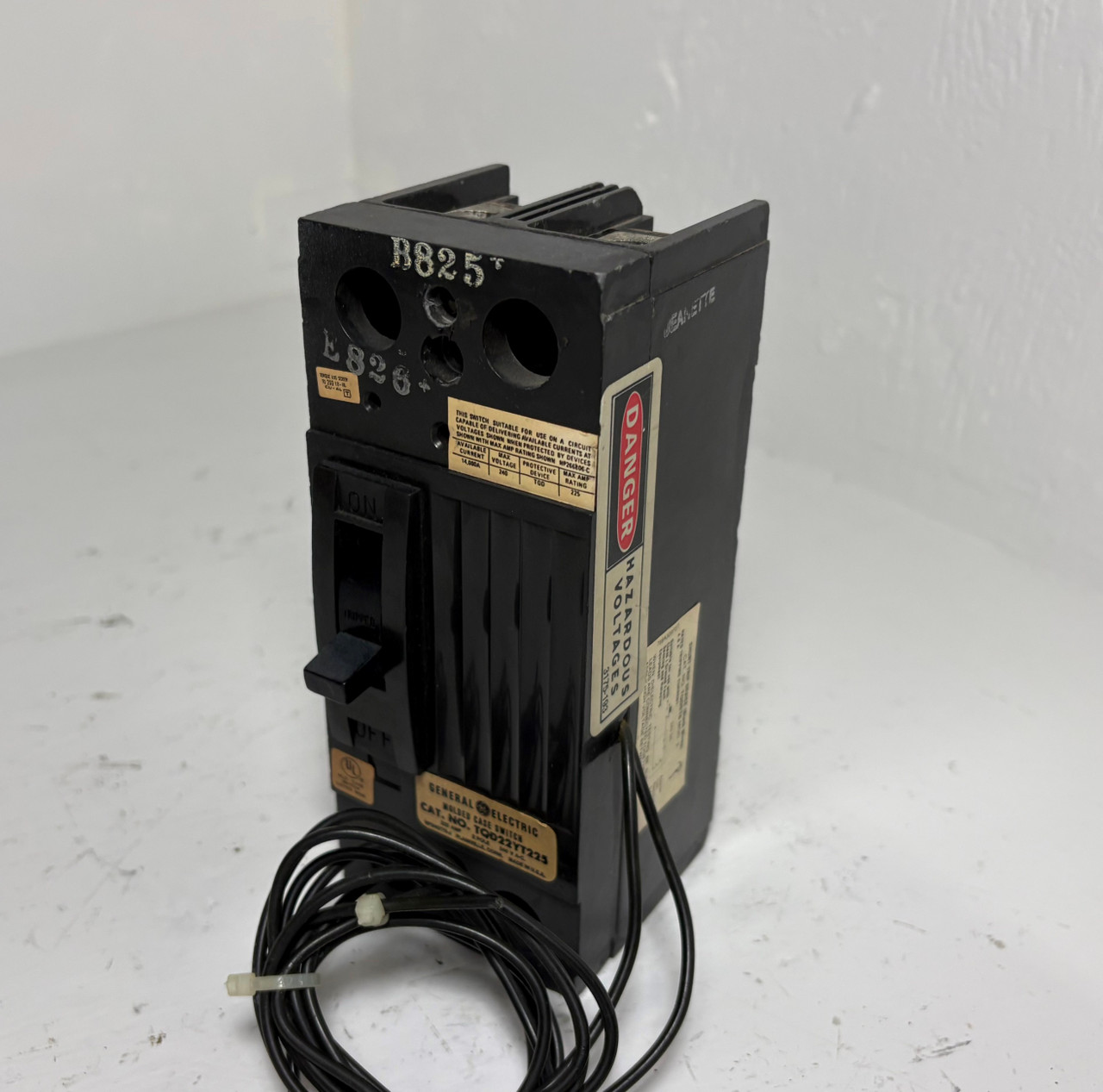 Image of GE TQD22YT225 225A Molded Case Switch w/ Shunt 2P 240V 225 Amp General Electric