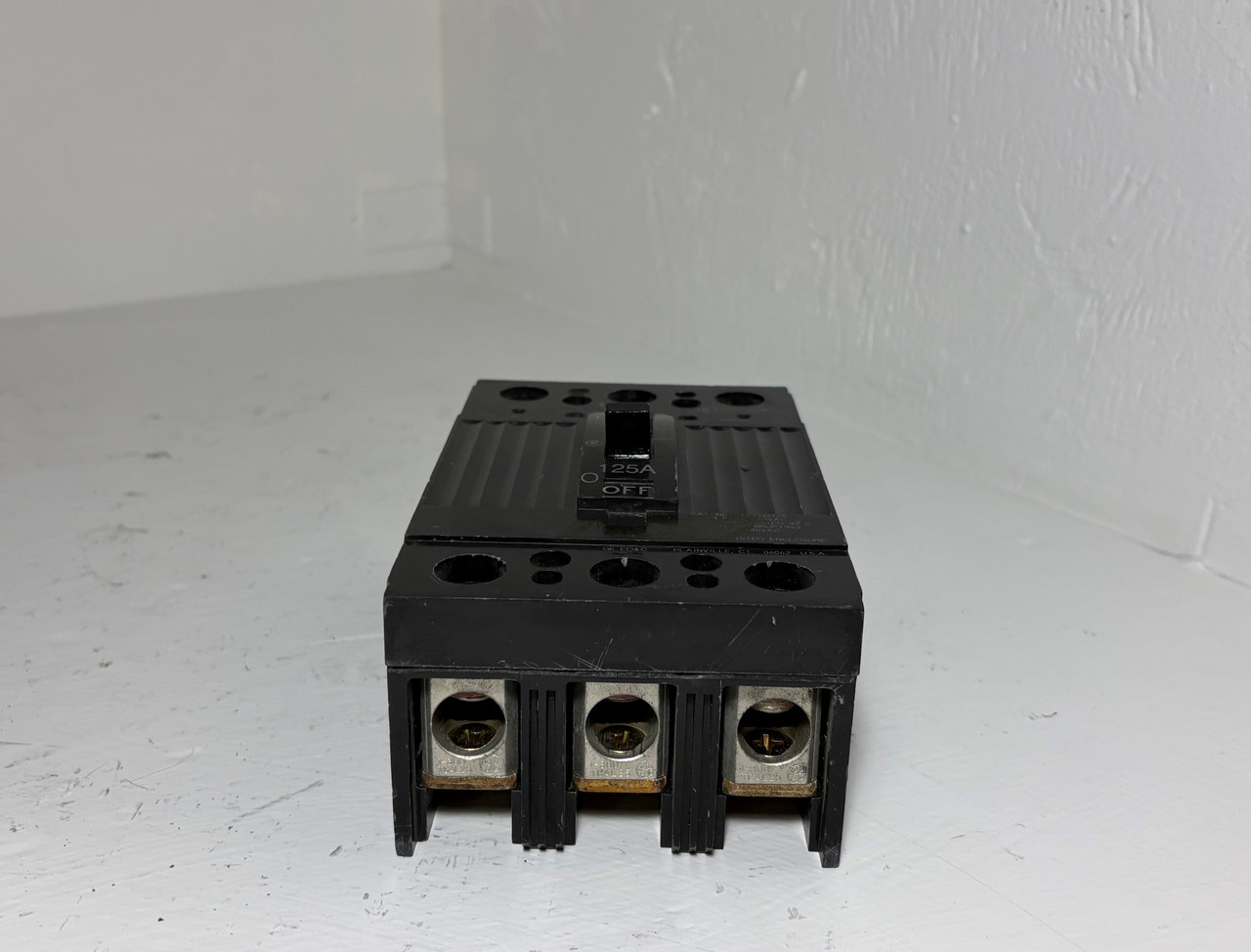 GE THQD32125 125A Circuit Breaker Type THQD 3 Pole 240V 125 Amp General Electric (EM5441-1)