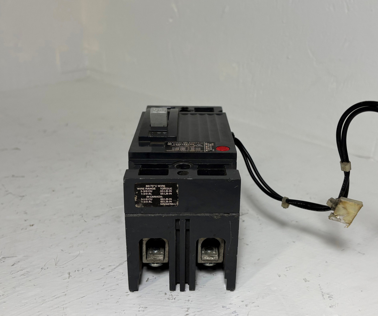 GE TED124125 125A 2 Pole Circuit Breaker w/ Shunt 480V General Electric 125 Amp (EM5439-1)